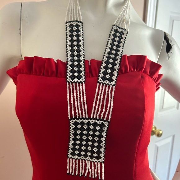 4/$100 Black and White Beaded Necklace 28 inches 💚 - Picture 1 of 7